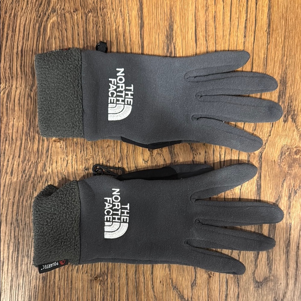 The North Face Gray Full-Finger Gloves with Extended Cuff